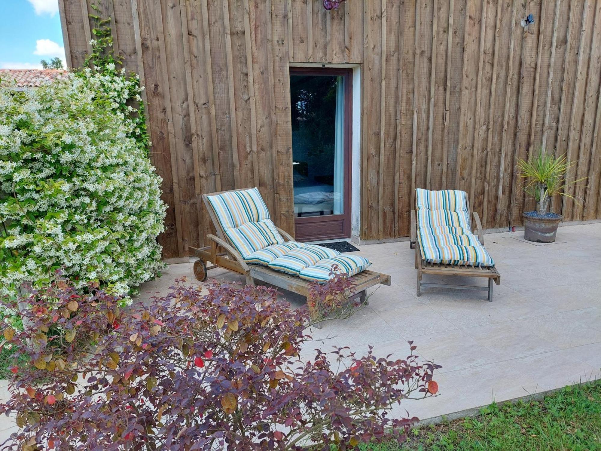 Gite Cosy Grand Confort Dans Un Ecrin De Verdure Agudelle Exteriér fotografie