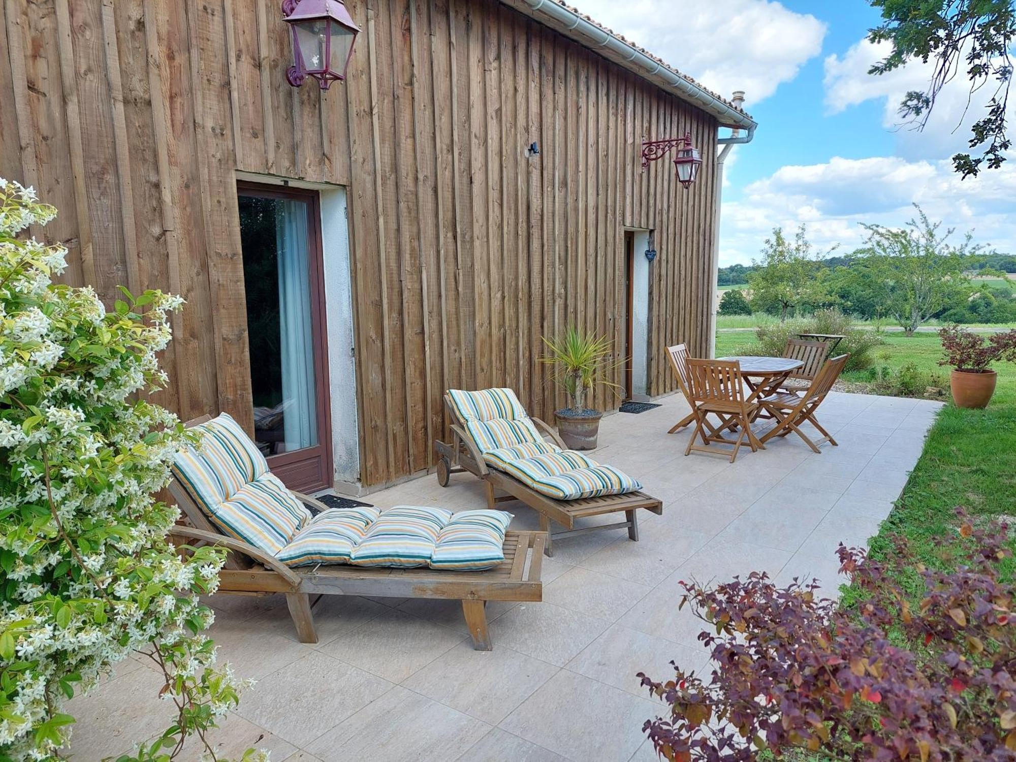 Gite Cosy Grand Confort Dans Un Ecrin De Verdure Agudelle Exteriér fotografie